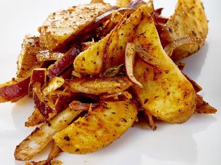 Kartoffelbåde med rødløg