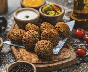 Falafel med hvidløgsolie