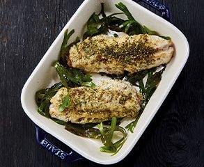 Fisk i fad med frisk tang og dild/sennep blend krydderi